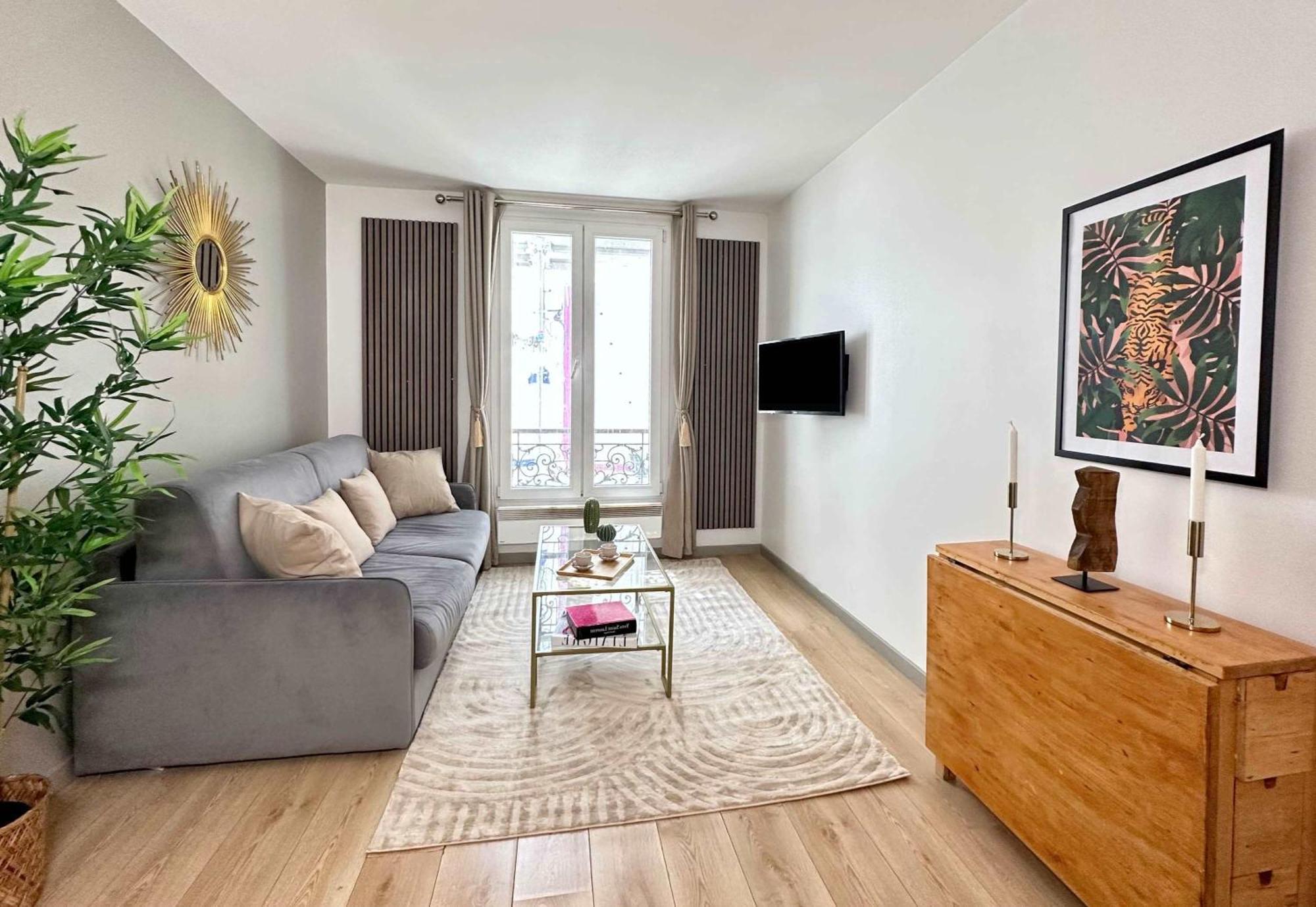 Comfortable Family Flat In * Paris